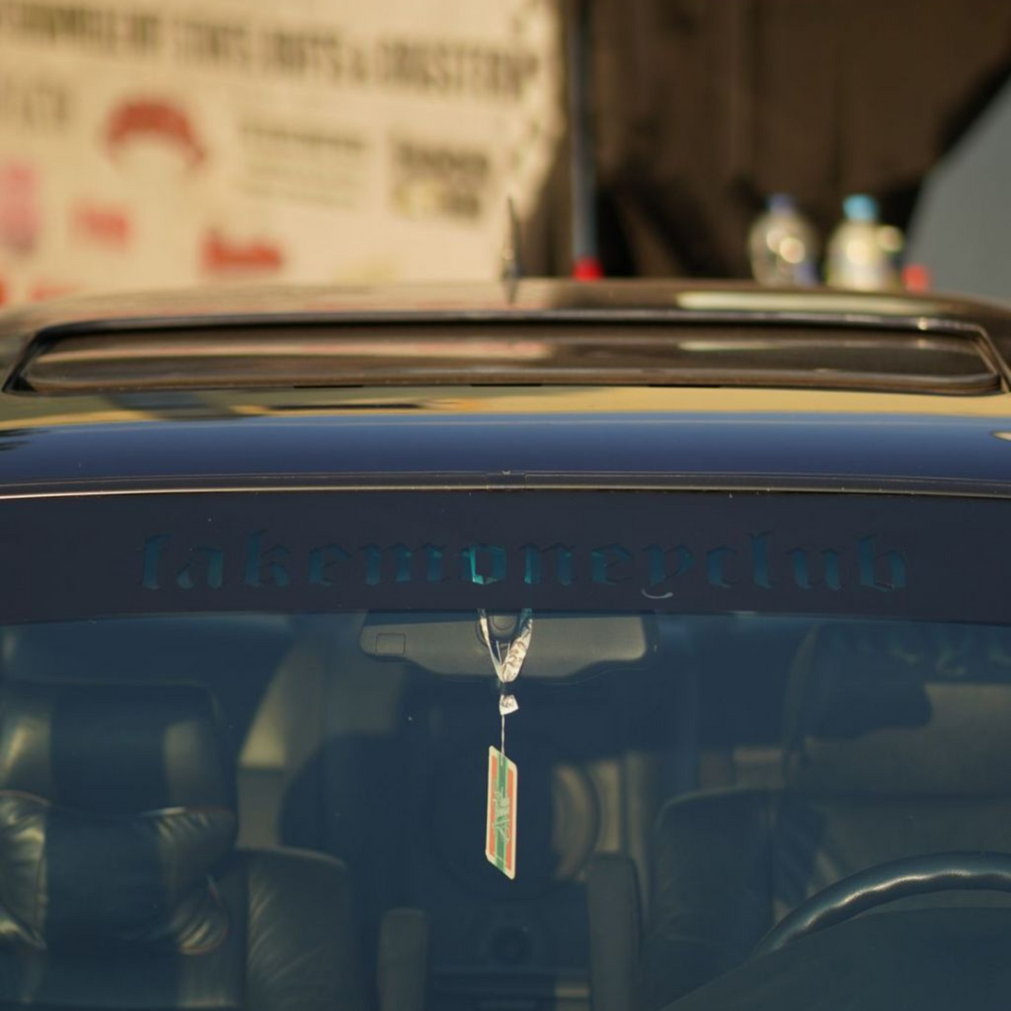 Scheibenbanner ausgeschnitten